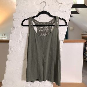 Size L Gap Tank Top